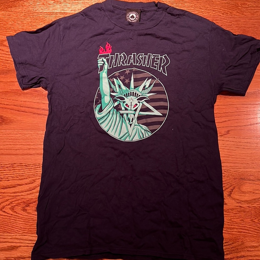 Trashed t shirt men’s small